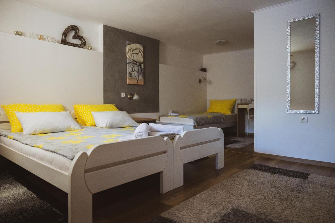 Soba I Apartman Dula Ogulin Bagian luar foto