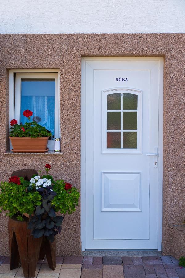 Soba I Apartman Dula Ogulin Bagian luar foto