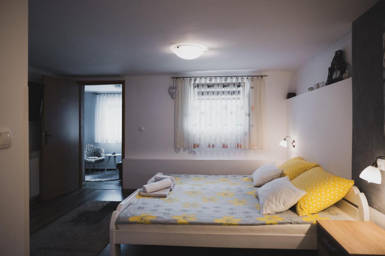 Soba I Apartman Dula Ogulin Bagian luar foto