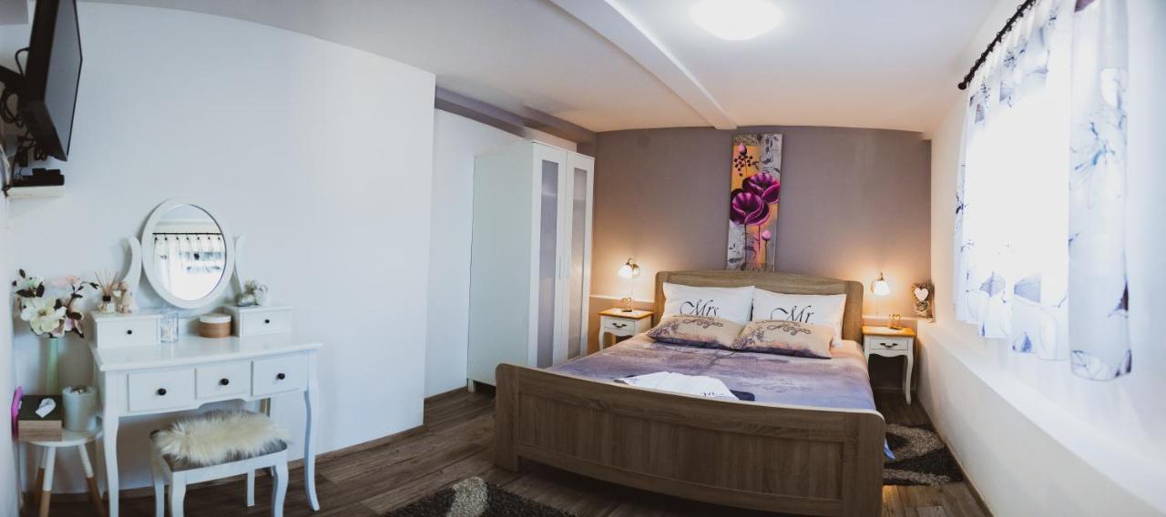 Soba I Apartman Dula Ogulin Bagian luar foto
